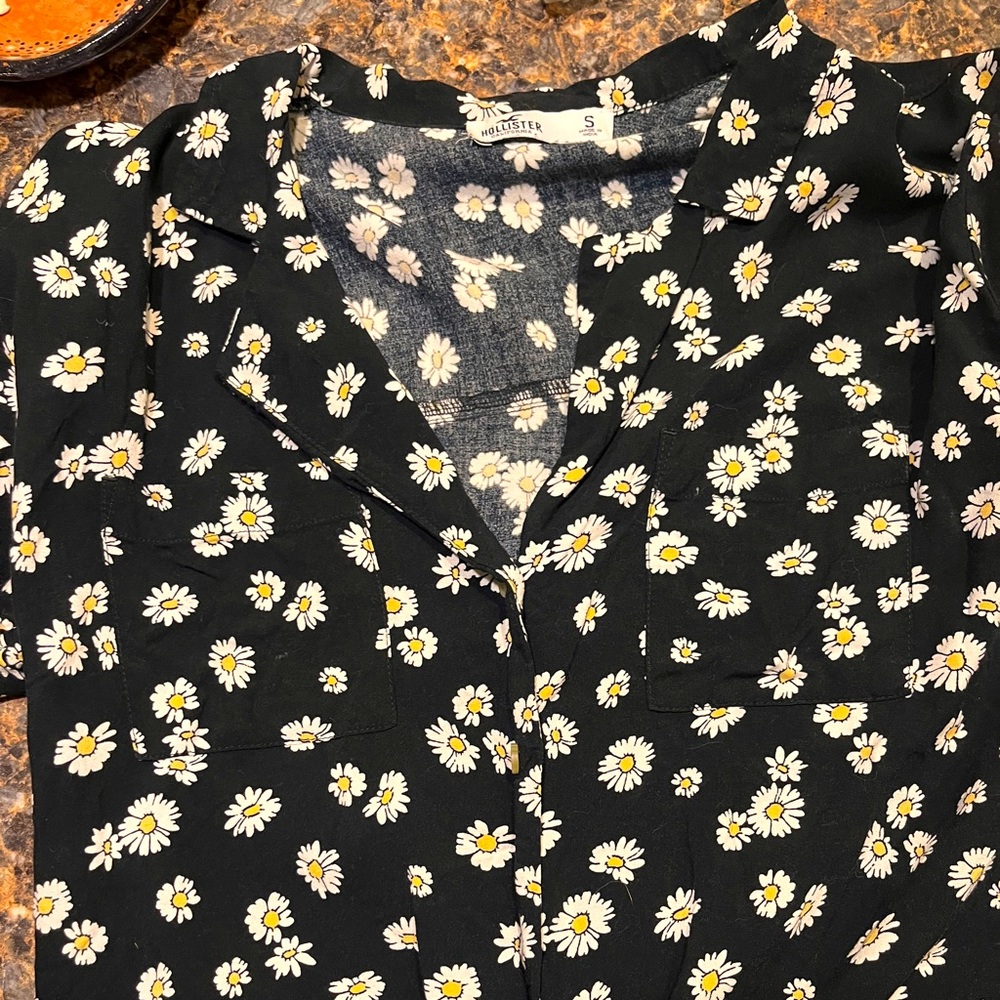 Hollister cropped shirt